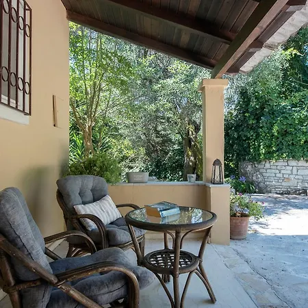 Villa Lofos *